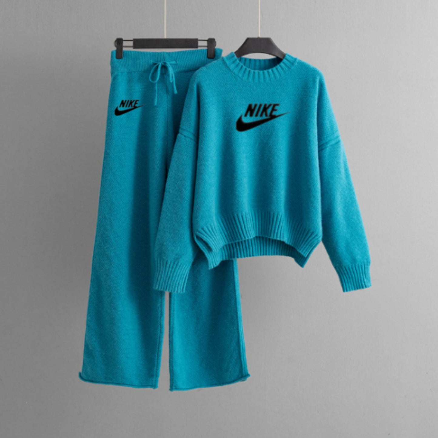 NlKE - Completo Elegante da Donna